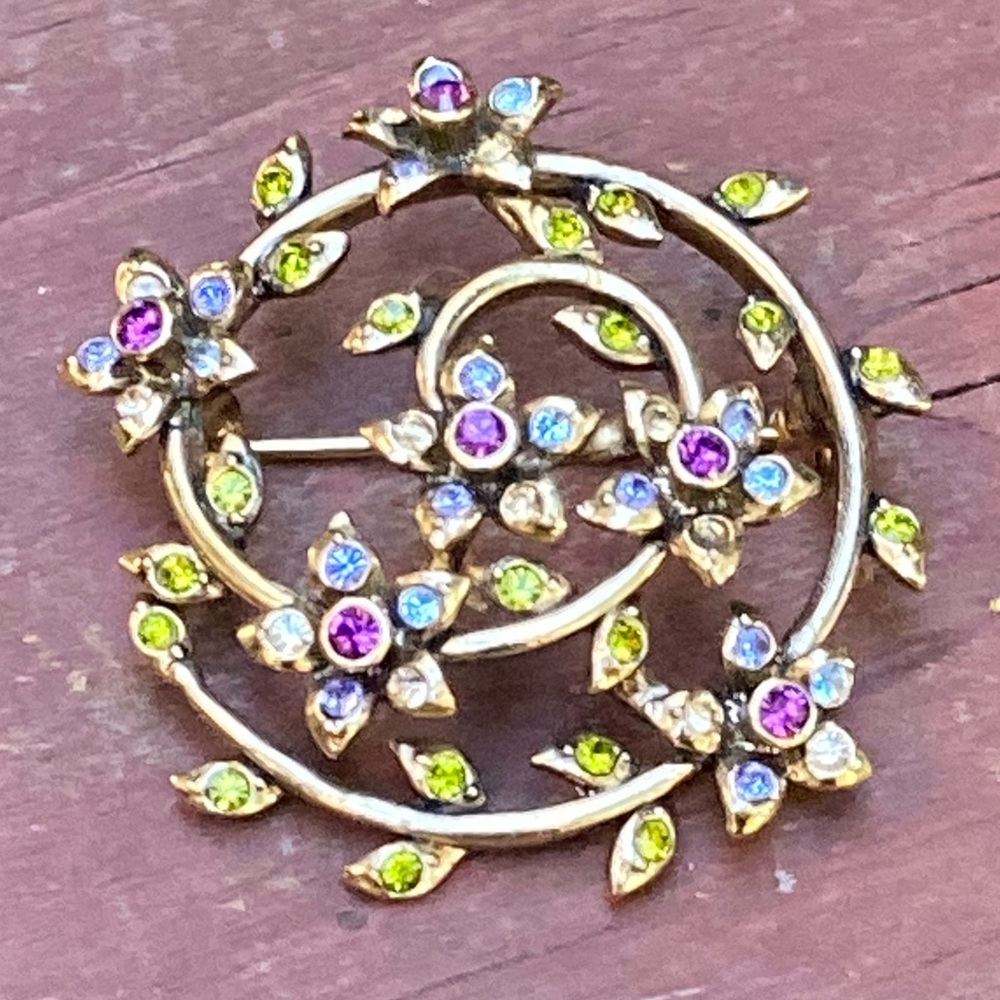 Vintage Monet Spiral Brooch!